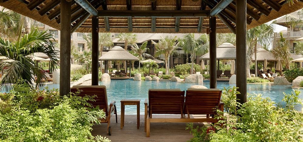 ソフィテル ドバイ パーム アパートメンツ エクステリア 写真 The pool at the Banyan Tree Spa
